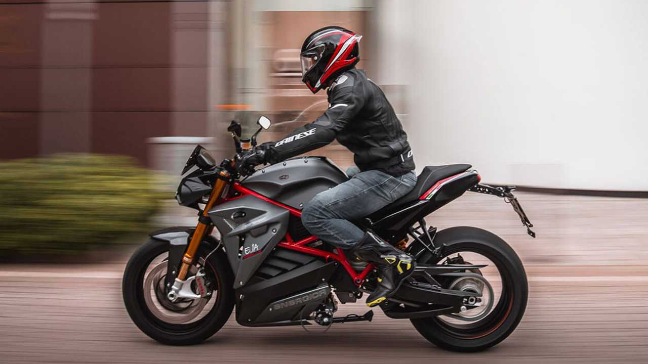 Razones principales para usar el casco de moto