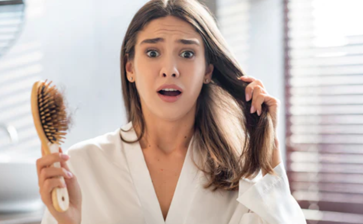 ¿Qué hacer si tengo caída de cabello?